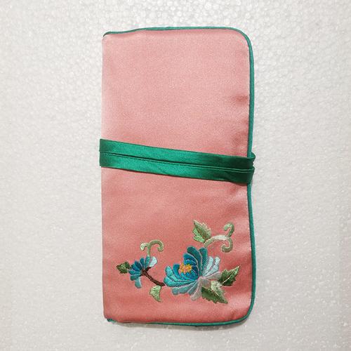 煌陽湘繡 一針一線繡出東方雅韻，手工刺繡首飾包與化妝包禮品推薦